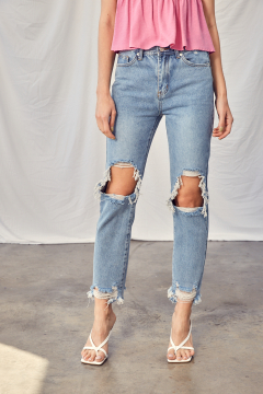 DISTRESSED DETAILED STRAIGHT LEG JEANS